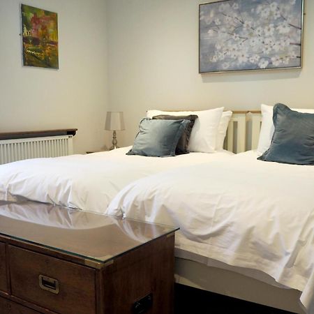 The Dog & Gun Inn Netheravon الغرفة الصورة