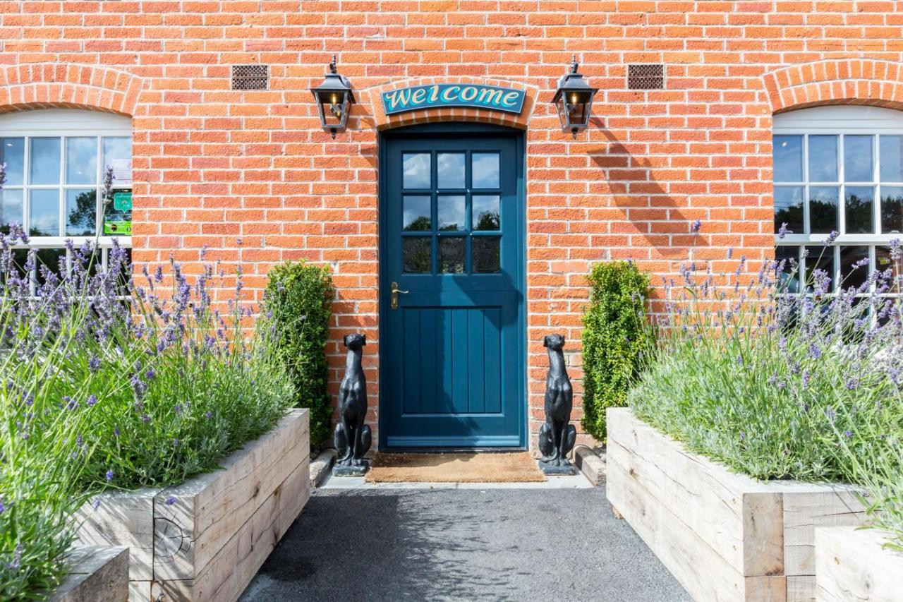 The Dog & Gun Inn Netheravon المظهر الخارجي الصورة
