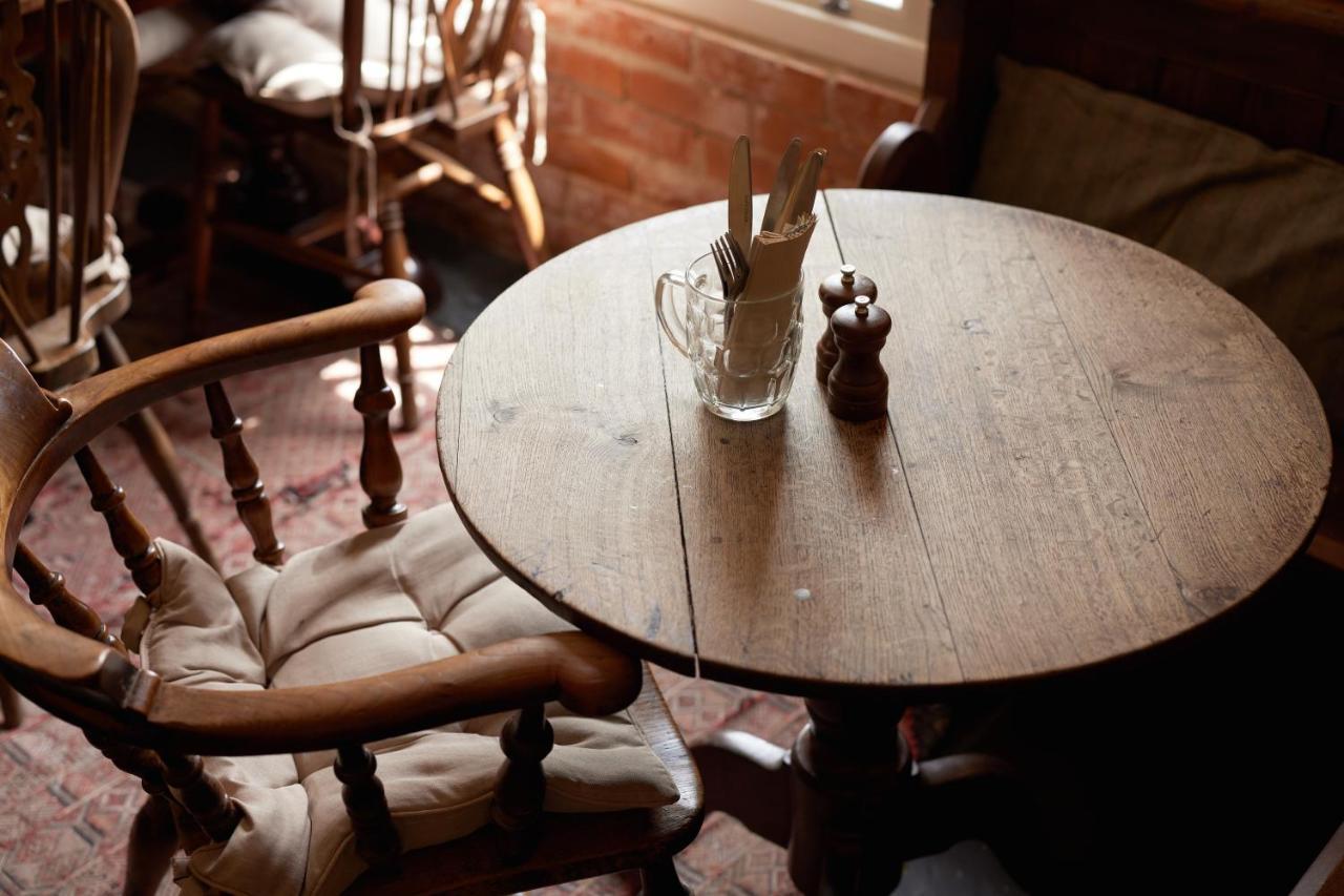 The Dog & Gun Inn Netheravon المظهر الخارجي الصورة