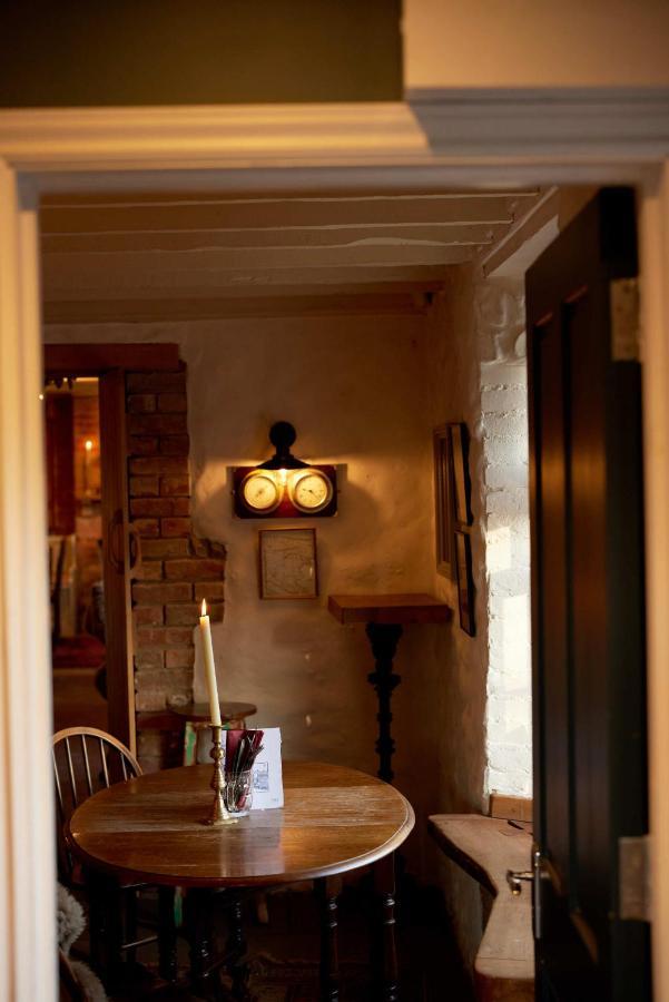 The Dog & Gun Inn Netheravon المظهر الخارجي الصورة